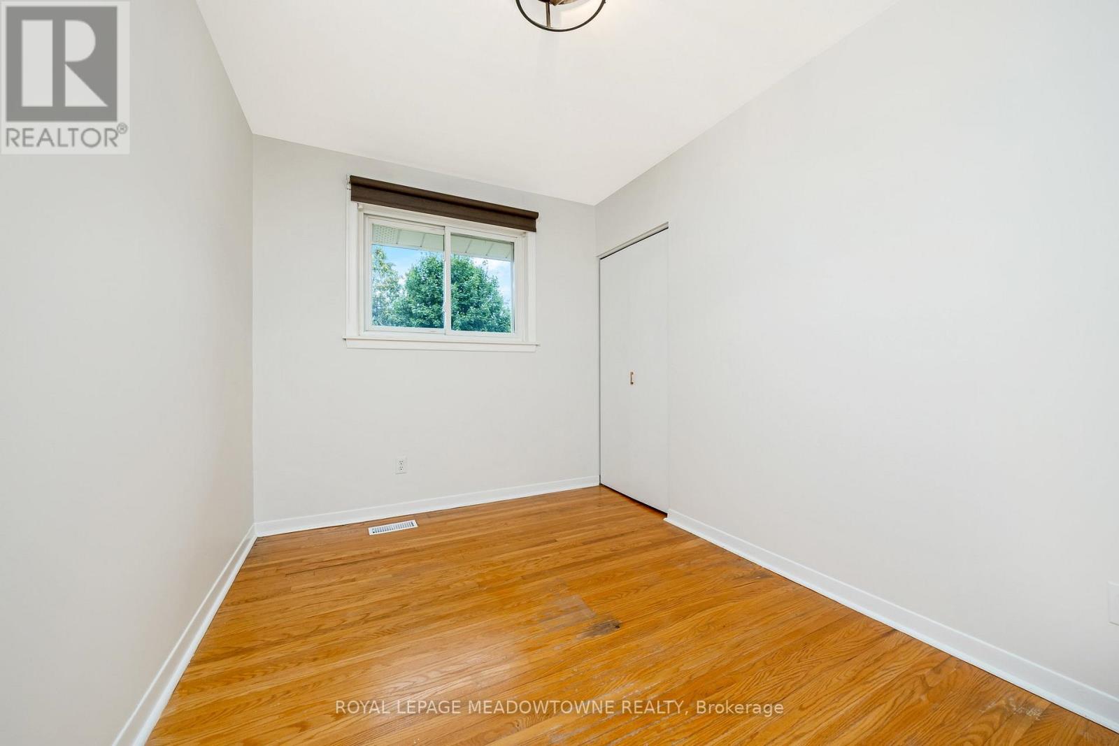 












379 WILLIAMS AVENUE

,
Milton,




Ontario
L9T2G3


