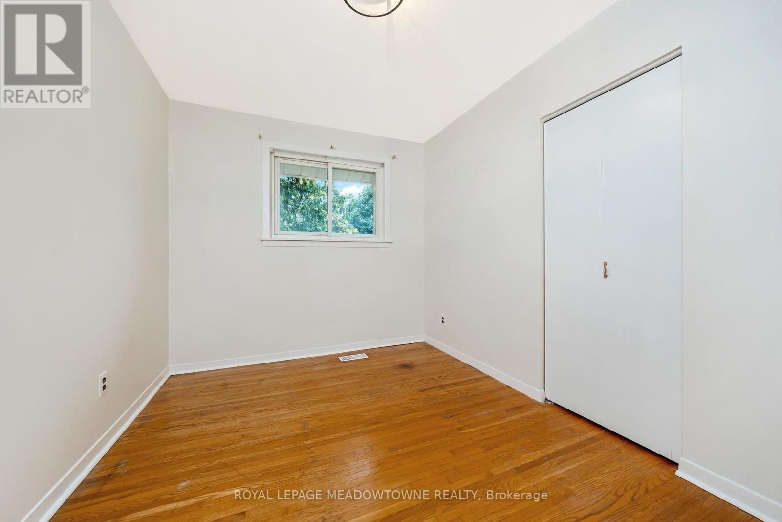 












379 WILLIAMS AVENUE

,
Milton,




Ontario
L9T2G3

