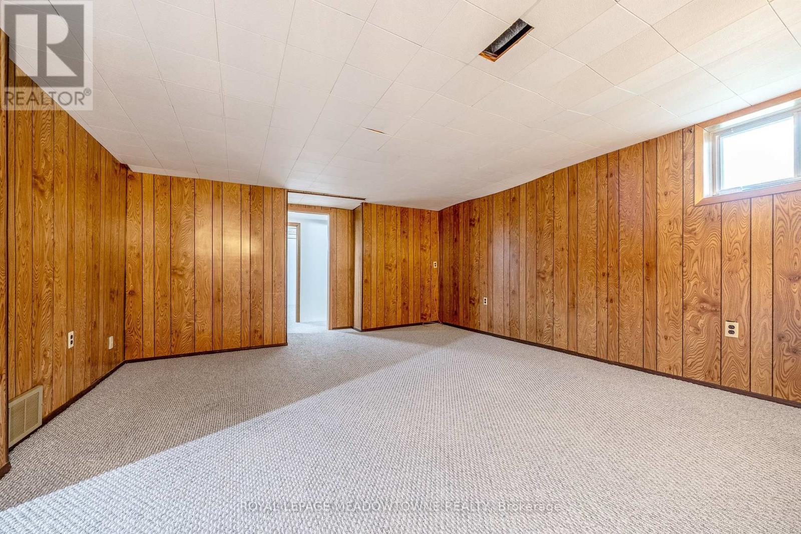 












379 WILLIAMS AVENUE

,
Milton,




Ontario
L9T2G3

