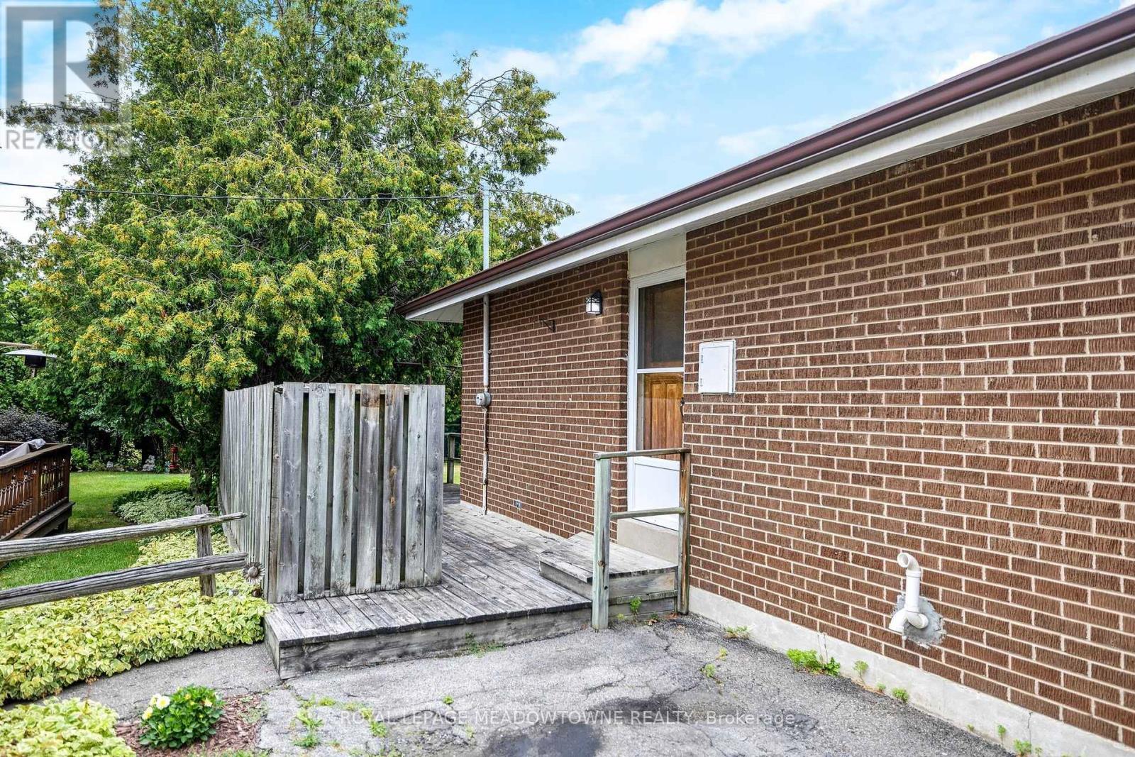 












379 WILLIAMS AVENUE

,
Milton,




Ontario
L9T2G3

