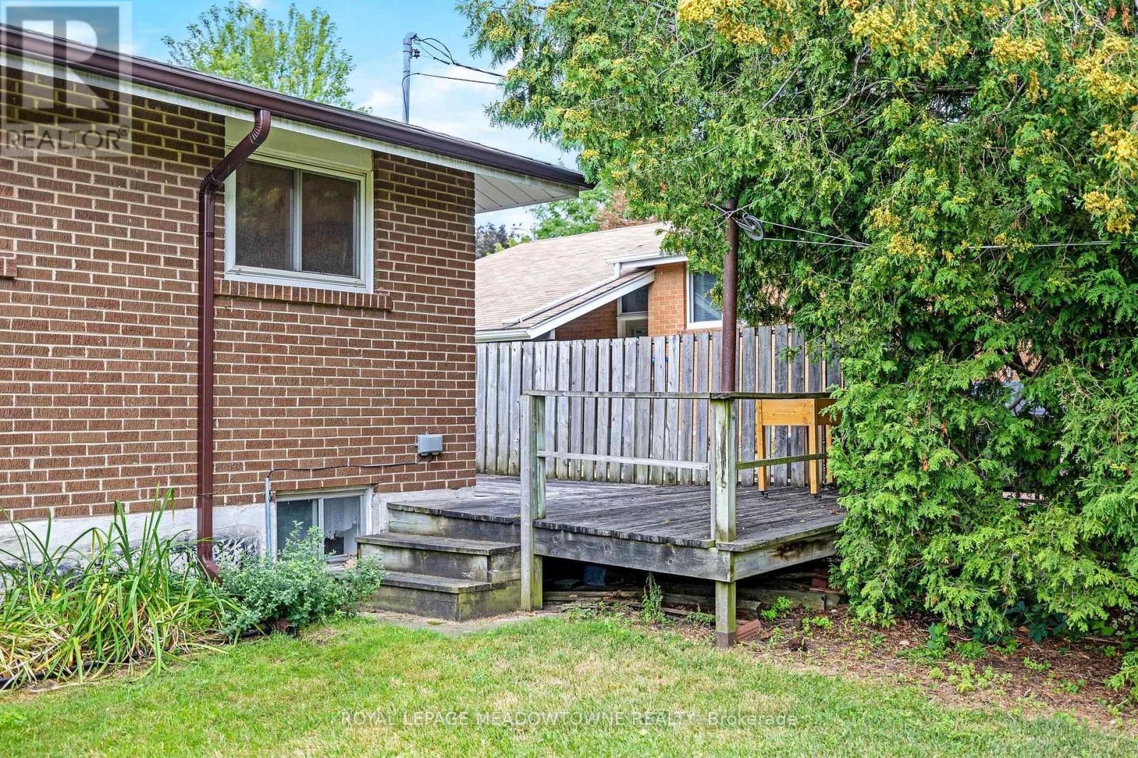 












379 WILLIAMS AVENUE

,
Milton,




Ontario
L9T2G3

