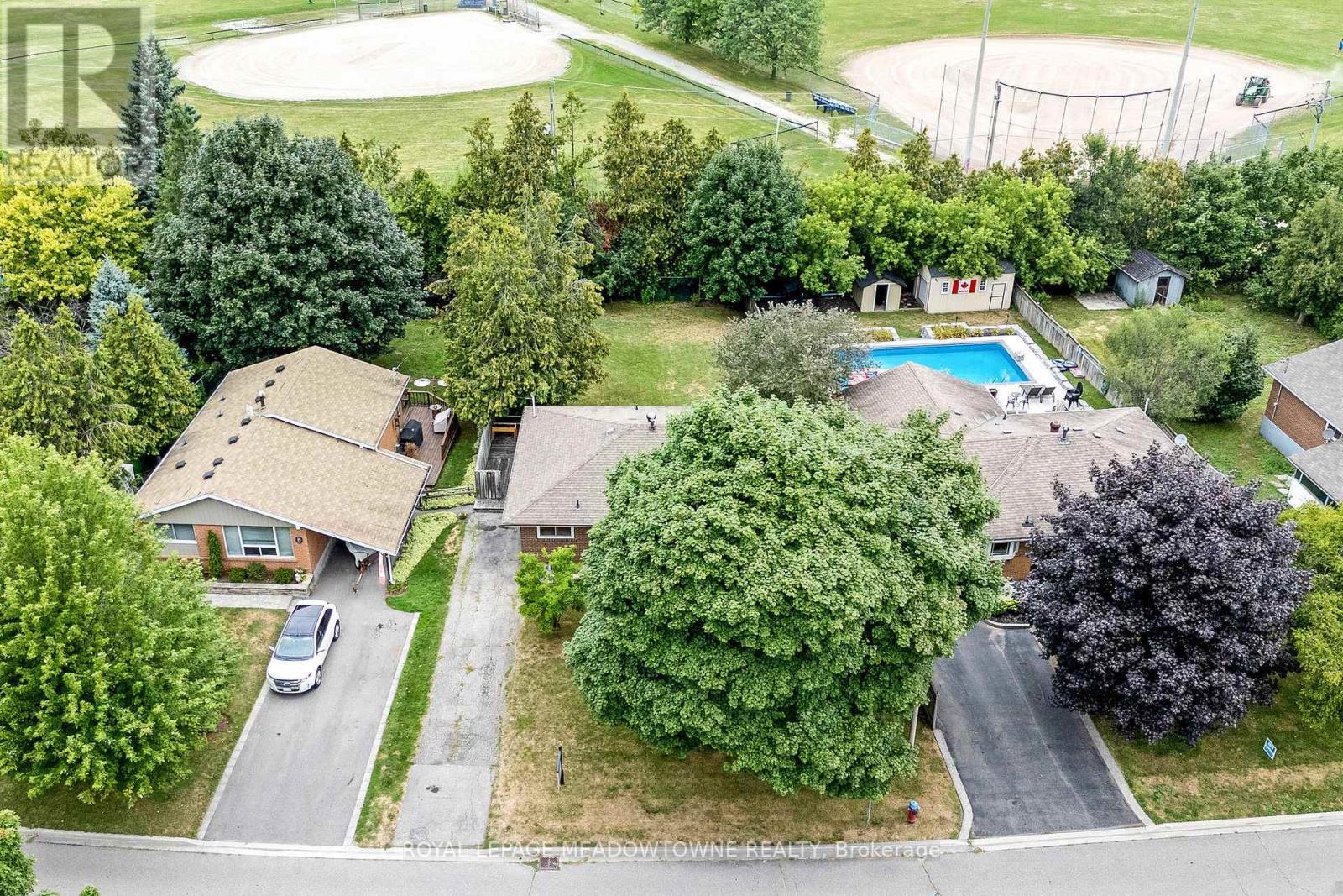 












379 WILLIAMS AVENUE

,
Milton,




Ontario
L9T2G3

