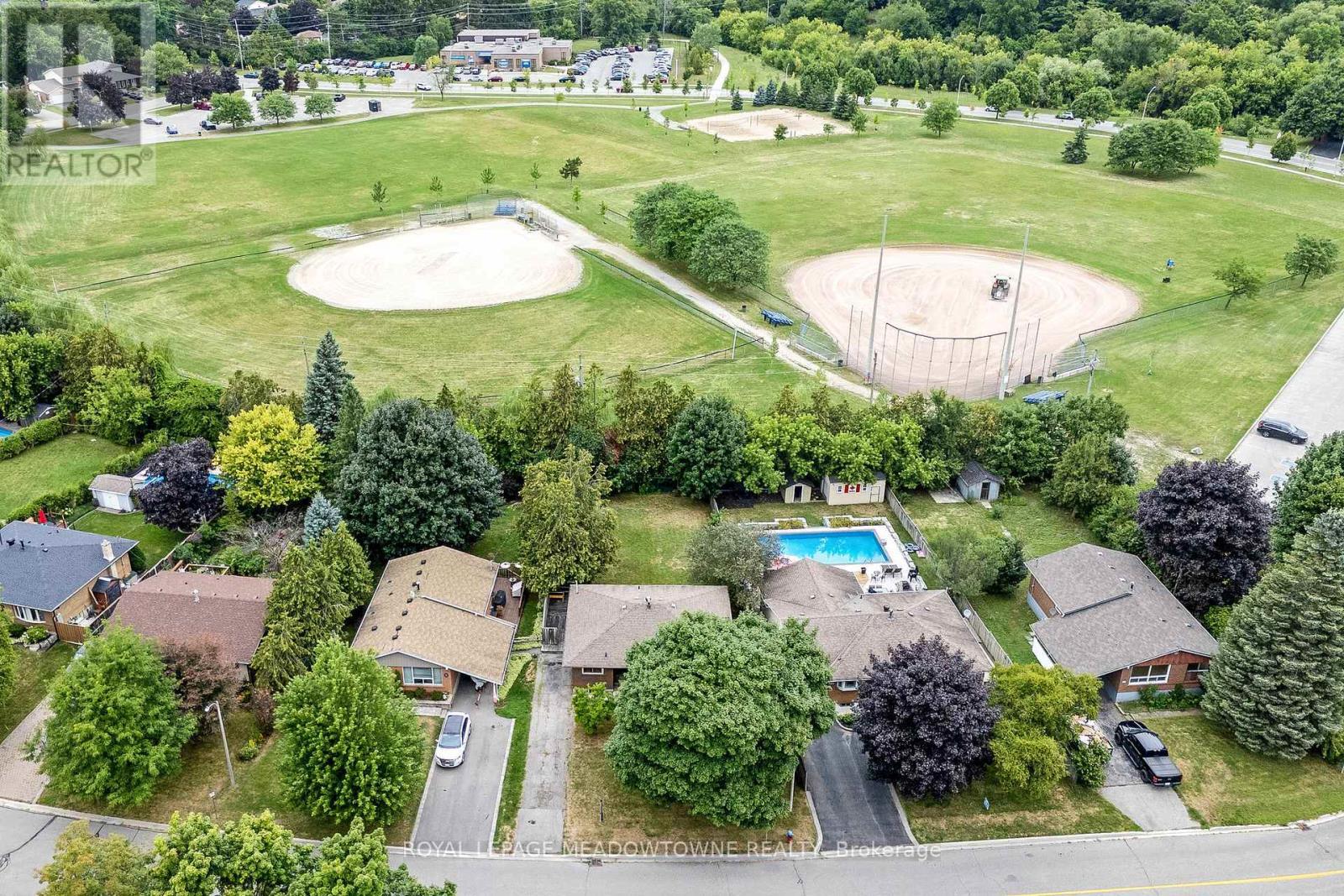












379 WILLIAMS AVENUE

,
Milton,




Ontario
L9T2G3

