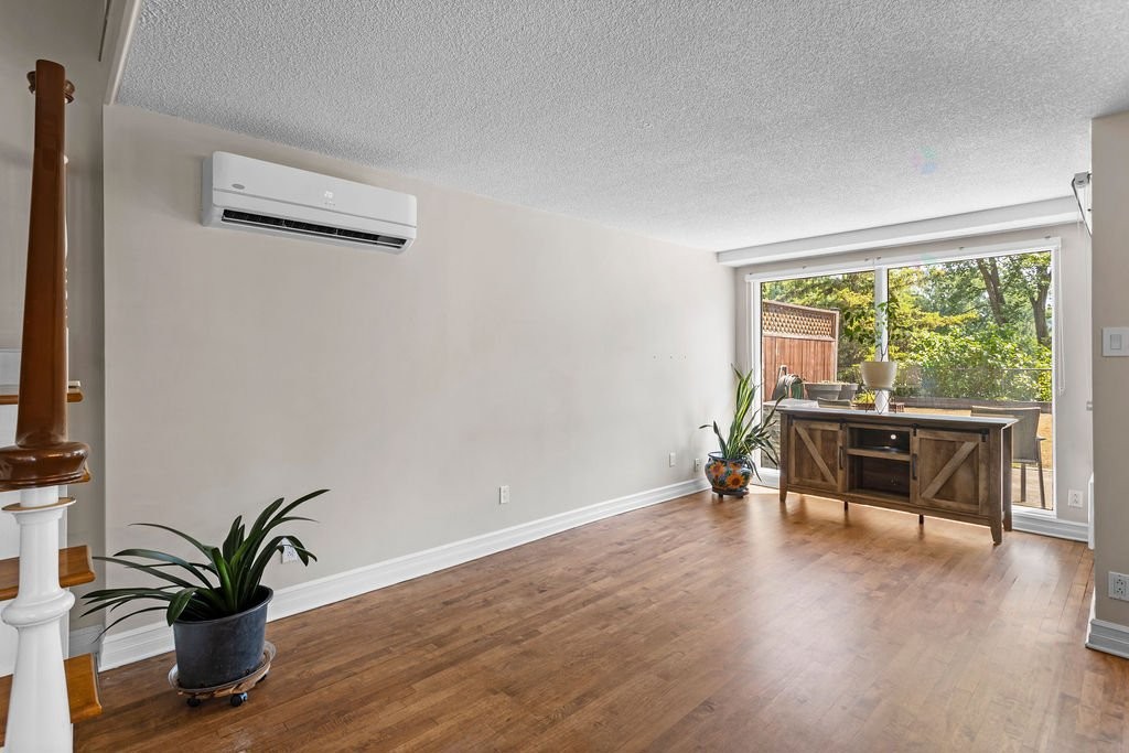 









4570


Ch. des Cageux

, 101,
Laval (Chomedey),




QC
H7W2S7


