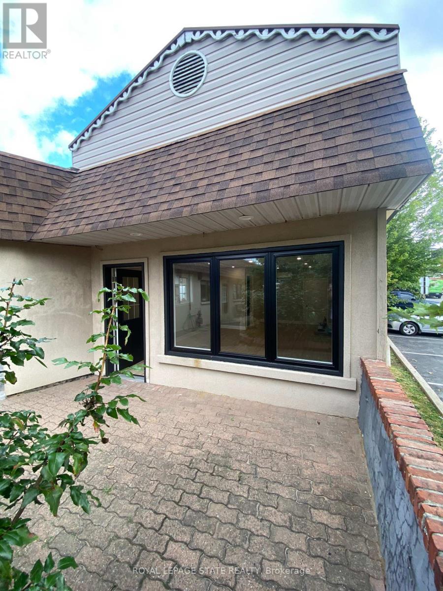 












3 - 19 MAIN STREET S

,
Hamilton,




Ontario
L0R2H0

