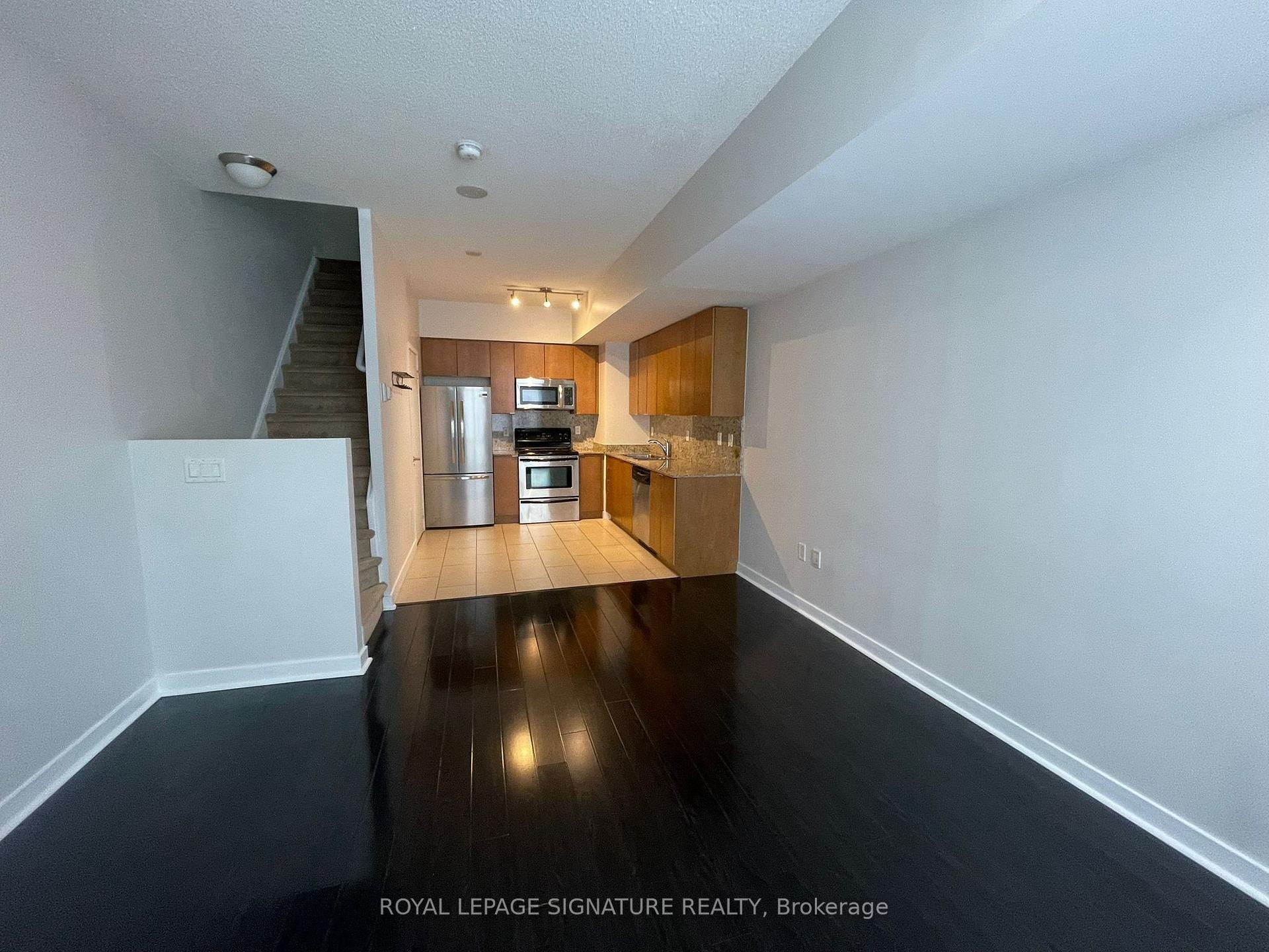 









15


Brunel

Court, 102,
Toronto,




ON
M5V 3Y6

