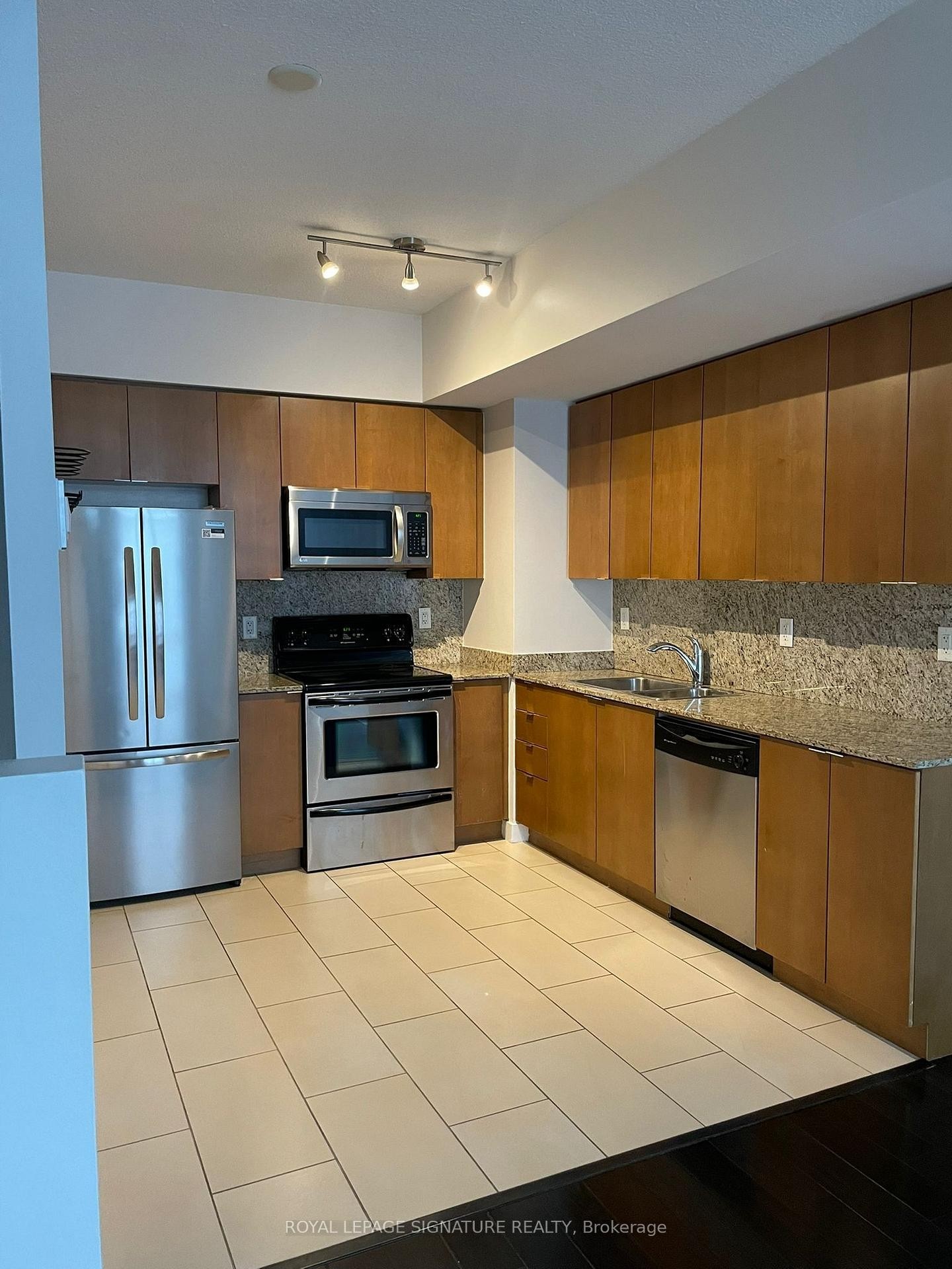 









15


Brunel

Court, 102,
Toronto,




ON
M5V 3Y6

