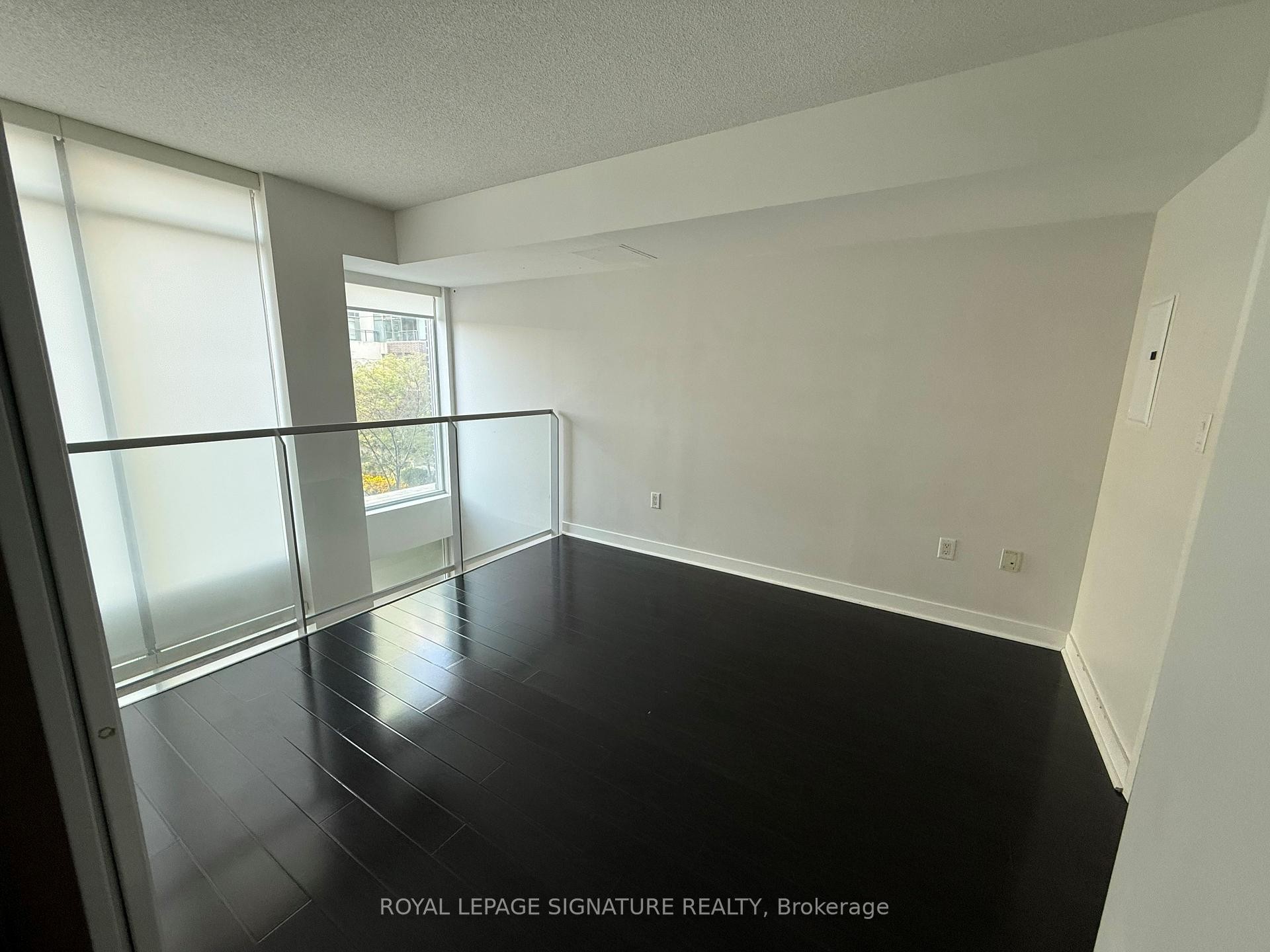 









15


Brunel

Court, 102,
Toronto,




ON
M5V 3Y6

