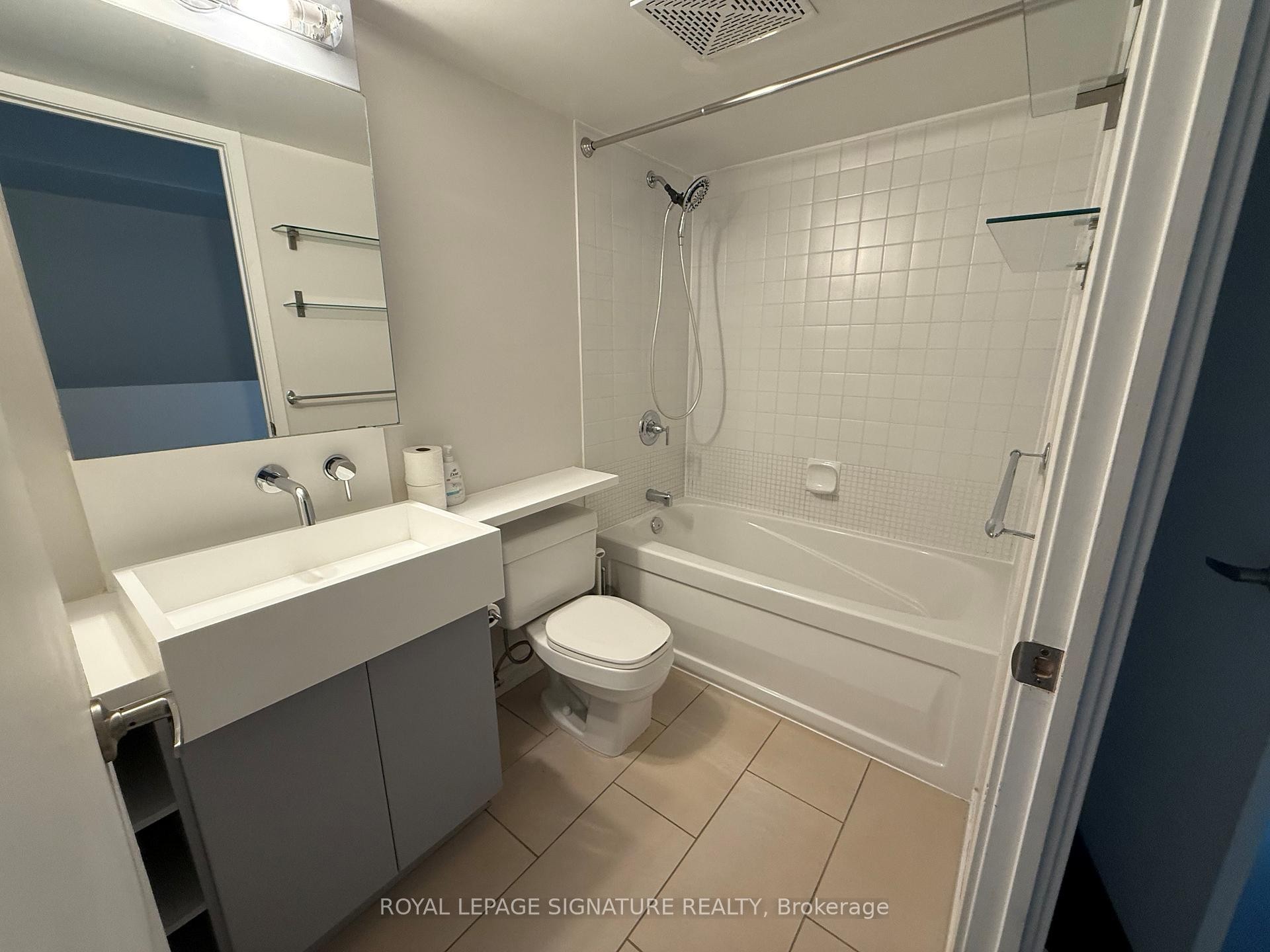 









15


Brunel

Court, 102,
Toronto,




ON
M5V 3Y6

