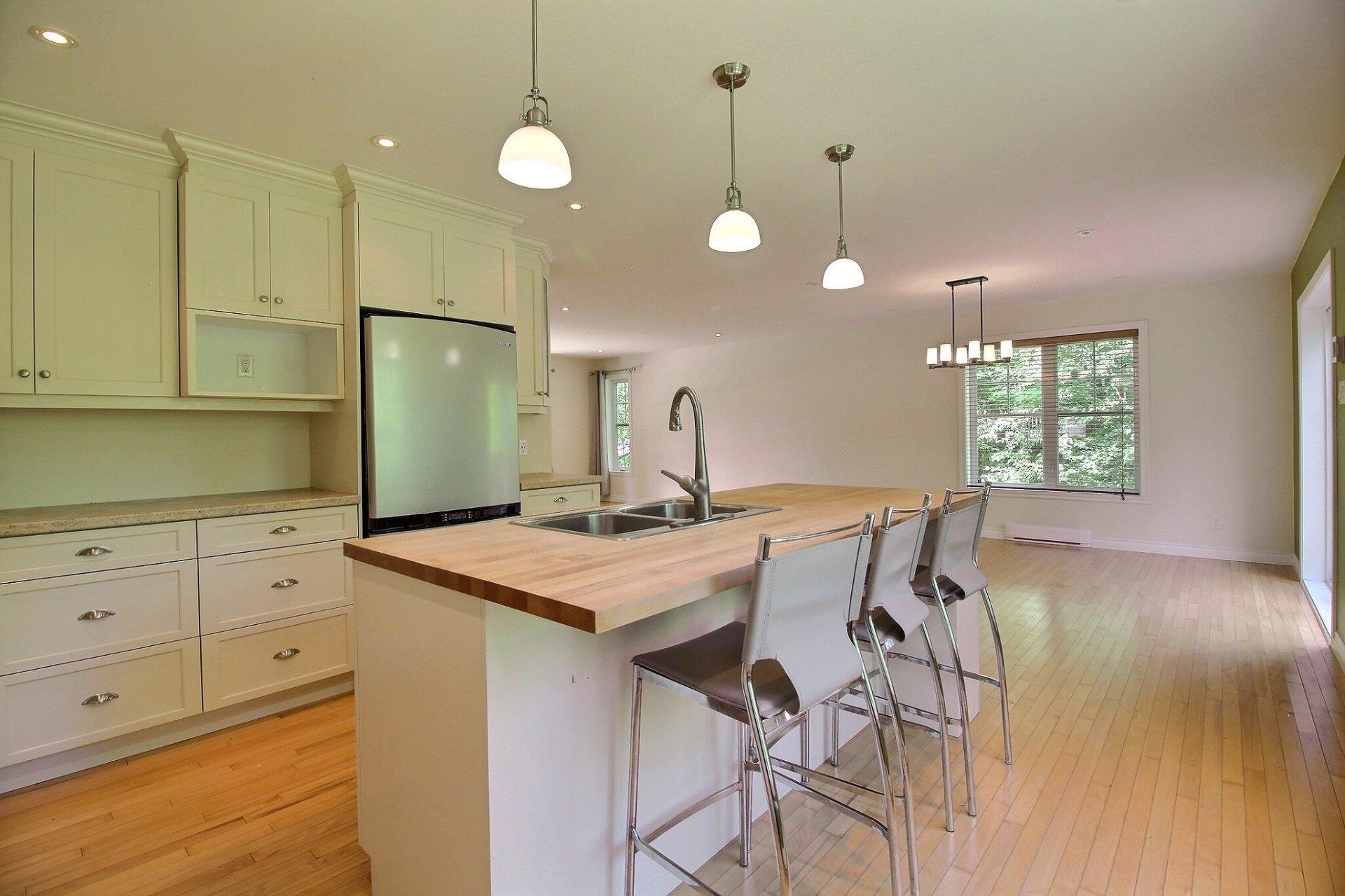 









27


Rue de la Crête

,
Orford,




QC
J1X0C5

