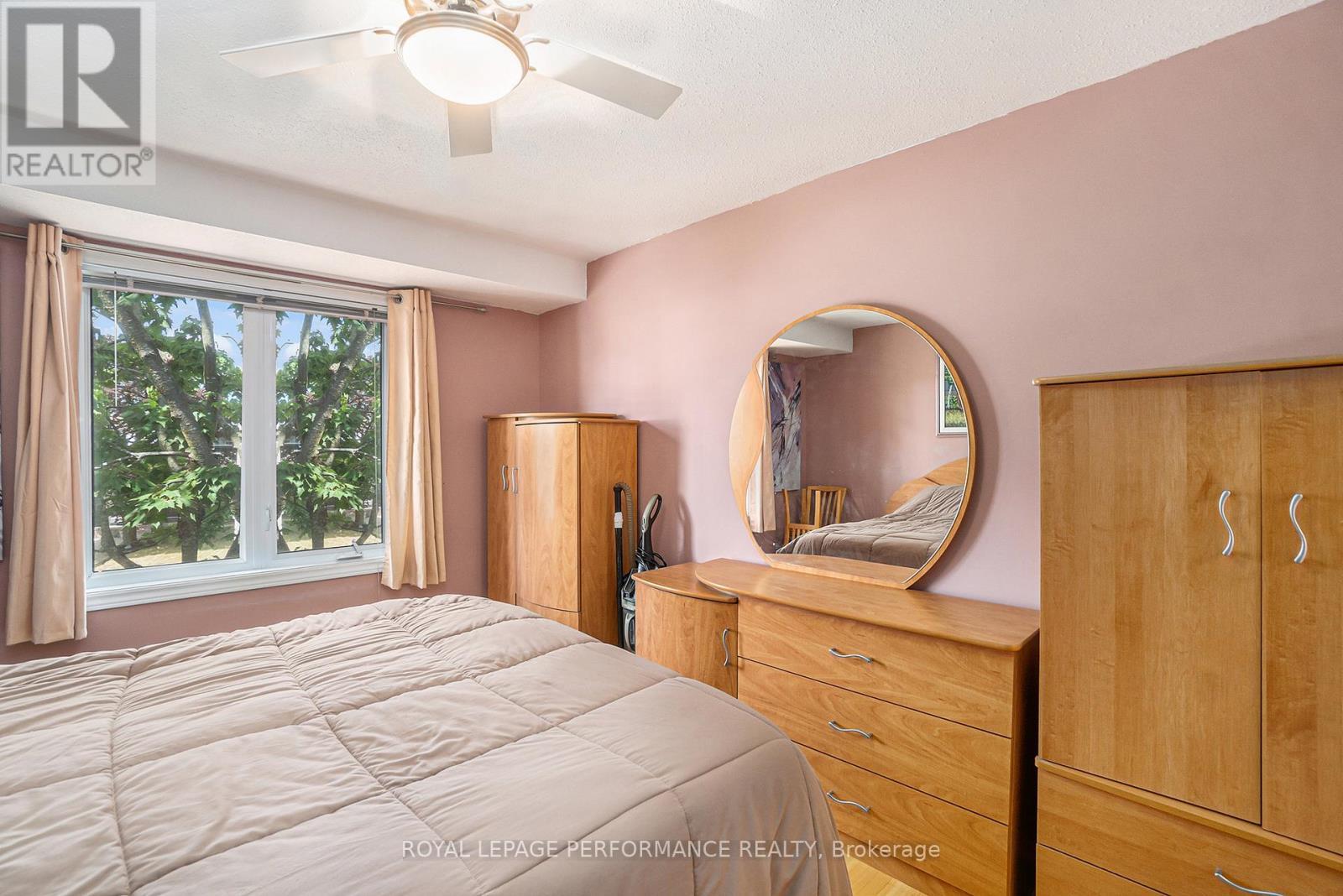 












201 - 1765 CABARET LANE

,
Ottawa,




Ontario
K4A2H2

