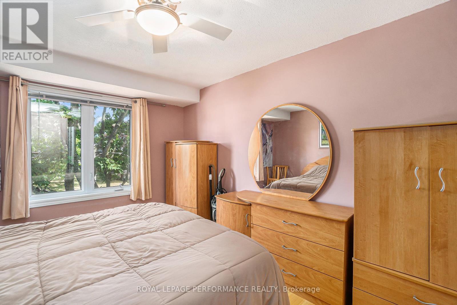 












201 - 1765 CABARET LANE

,
Ottawa,




Ontario
K4A2H2

