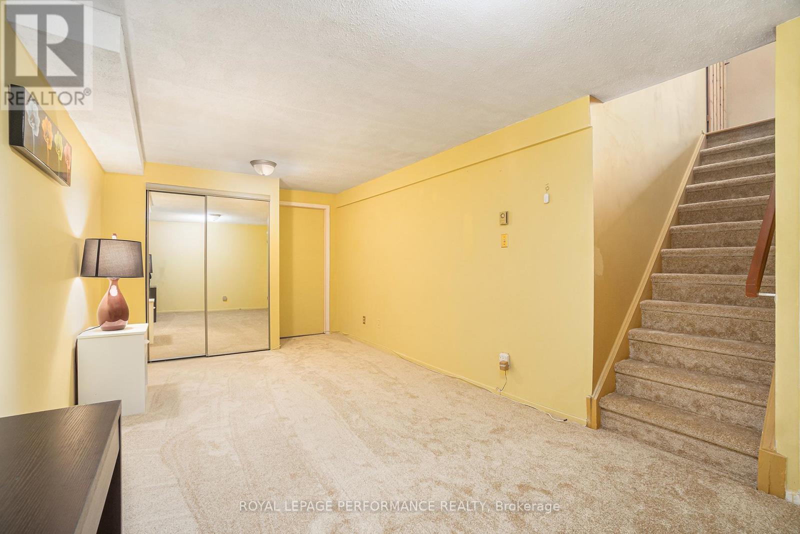 












201 - 1765 CABARET LANE

,
Ottawa,




Ontario
K4A2H2

