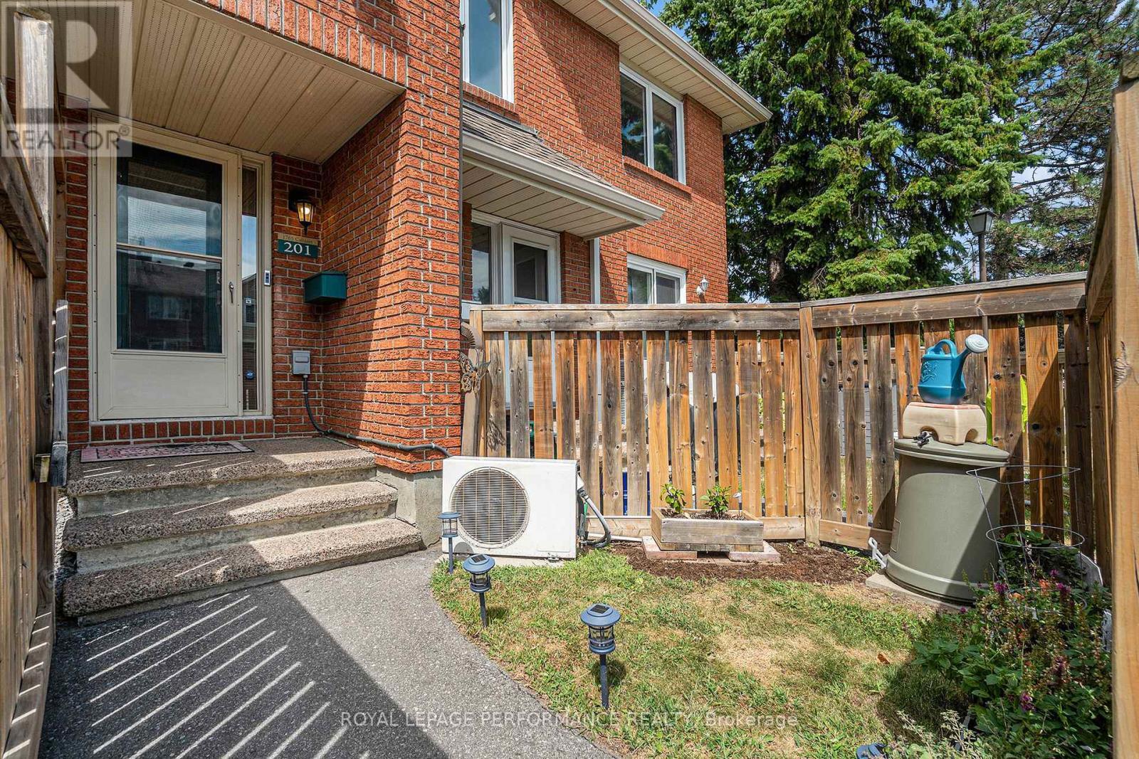 












201 - 1765 CABARET LANE

,
Ottawa,




Ontario
K4A2H2

