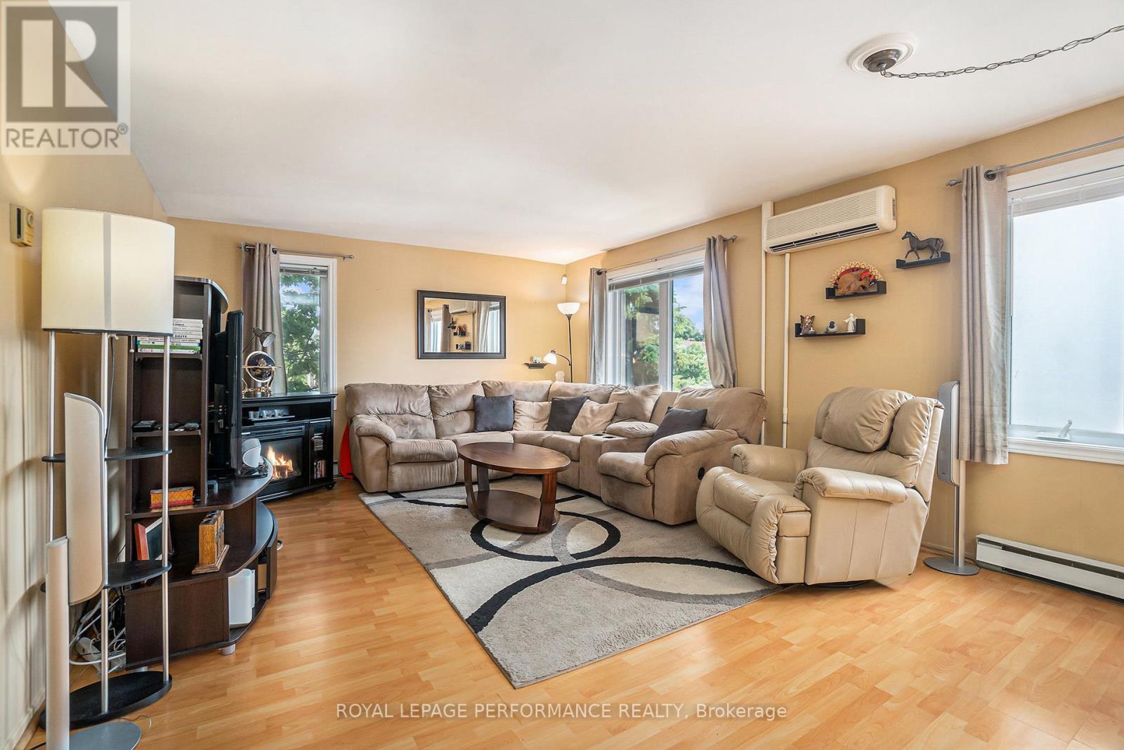 












201 - 1765 CABARET LANE

,
Ottawa,




Ontario
K4A2H2

