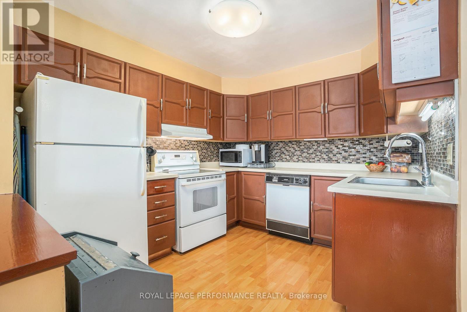 












201 - 1765 CABARET LANE

,
Ottawa,




Ontario
K4A2H2

