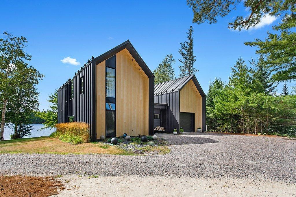 









94


Av. Palmer

,
Otter Lake,




QC
J0X2P0

