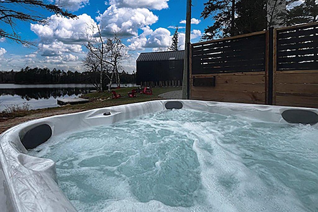 









94


Av. Palmer

,
Otter Lake,




QC
J0X2P0

