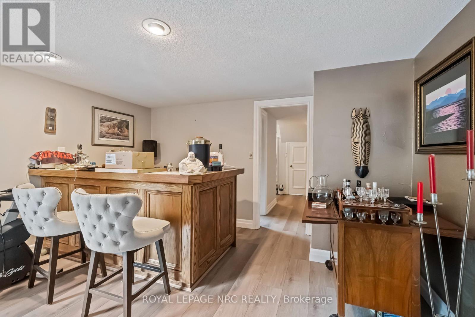 












9 CARTIER DRIVE

,
St. Catharines (Vine/Linwell),




Ontario
L2M2E5

