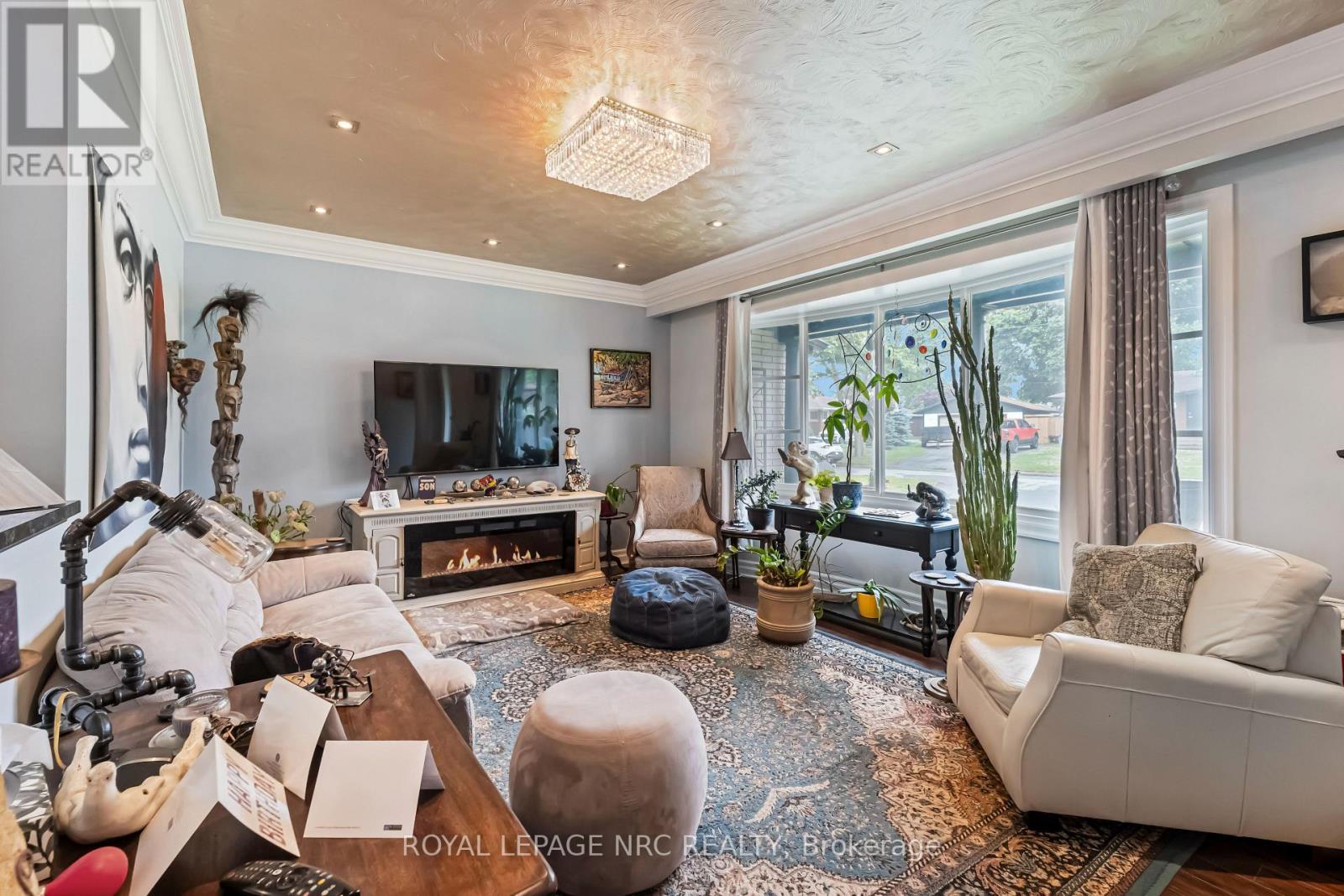 












9 CARTIER DRIVE

,
St. Catharines (Vine/Linwell),




Ontario
L2M2E5

