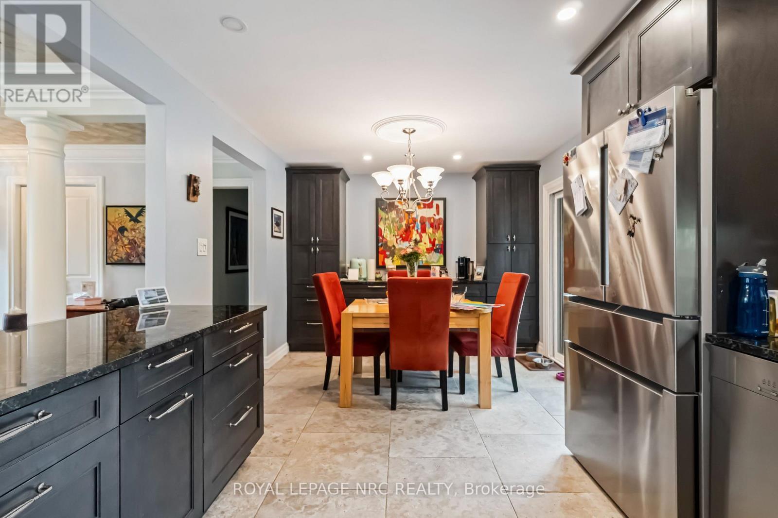 












9 CARTIER DRIVE

,
St. Catharines (Vine/Linwell),




Ontario
L2M2E5

