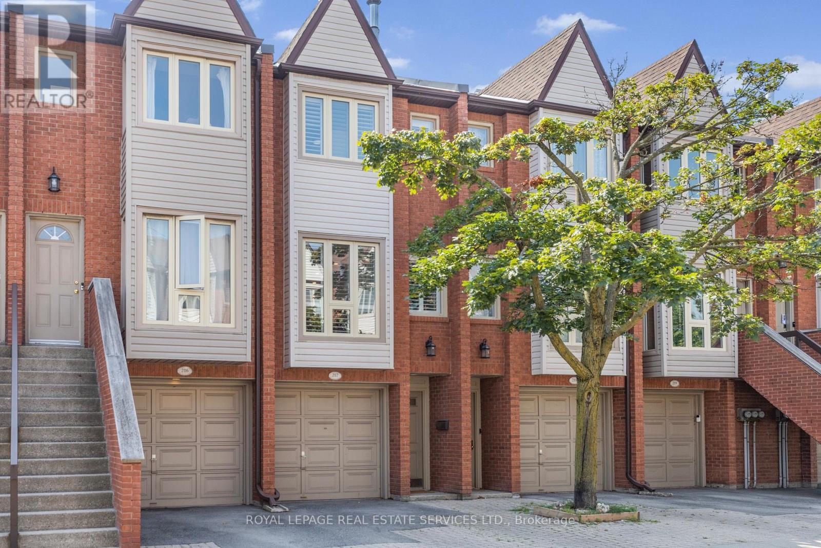 












217 - 895 MAPLE AVENUE

,
Burlington,




Ontario
L7S2H7

