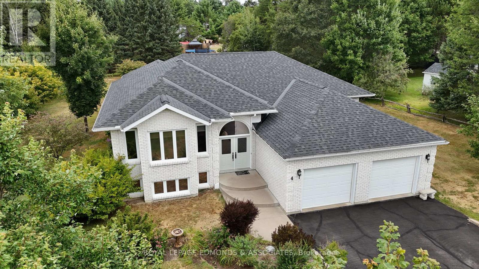 












4 JAMIE CRESCENT

,
Petawawa,




Ontario
K8H3N2

