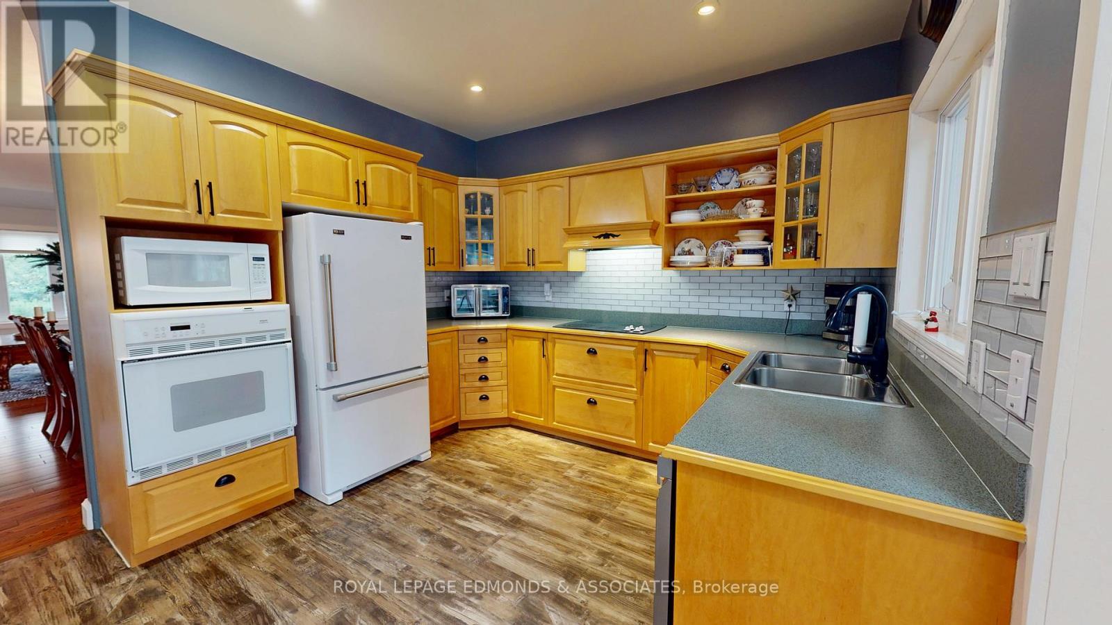 












4 JAMIE CRESCENT

,
Petawawa,




Ontario
K8H3N2

