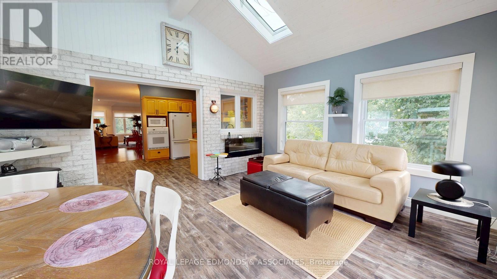 












4 JAMIE CRESCENT

,
Petawawa,




Ontario
K8H3N2

