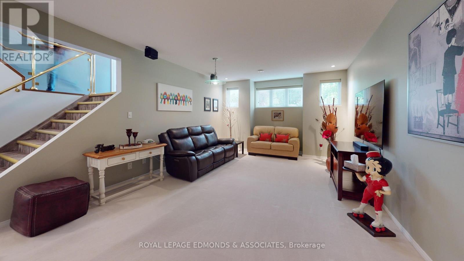 












4 JAMIE CRESCENT

,
Petawawa,




Ontario
K8H3N2


