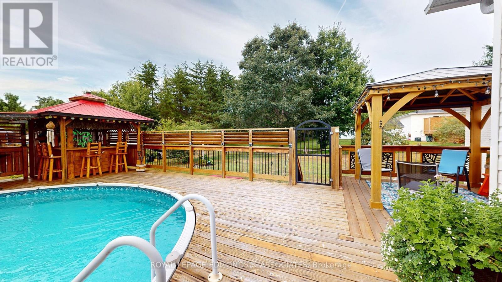 












4 JAMIE CRESCENT

,
Petawawa,




Ontario
K8H3N2

