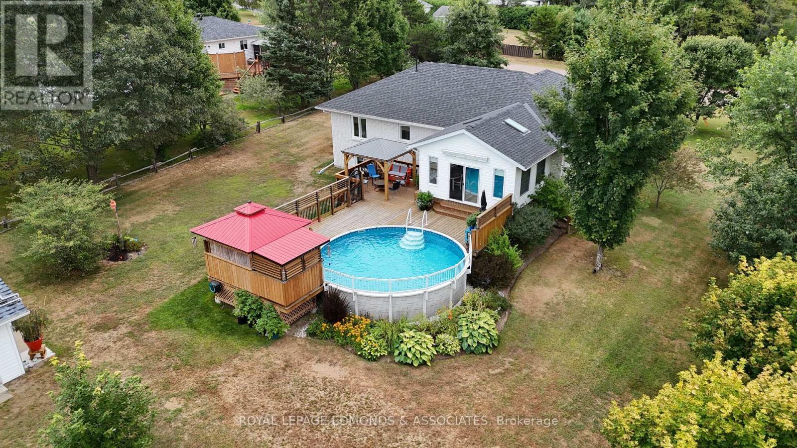 












4 JAMIE CRESCENT

,
Petawawa,




Ontario
K8H3N2

