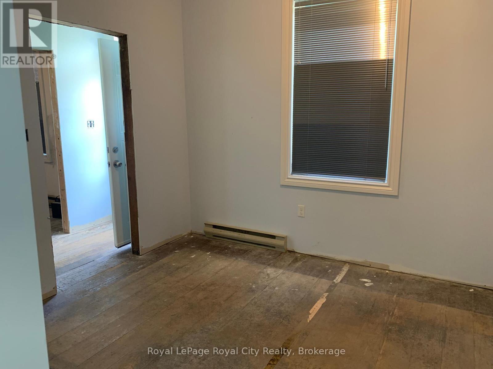 












180 WATERLOO AVENUE

,
Guelph (Downtown),




Ontario
N1H3J3


