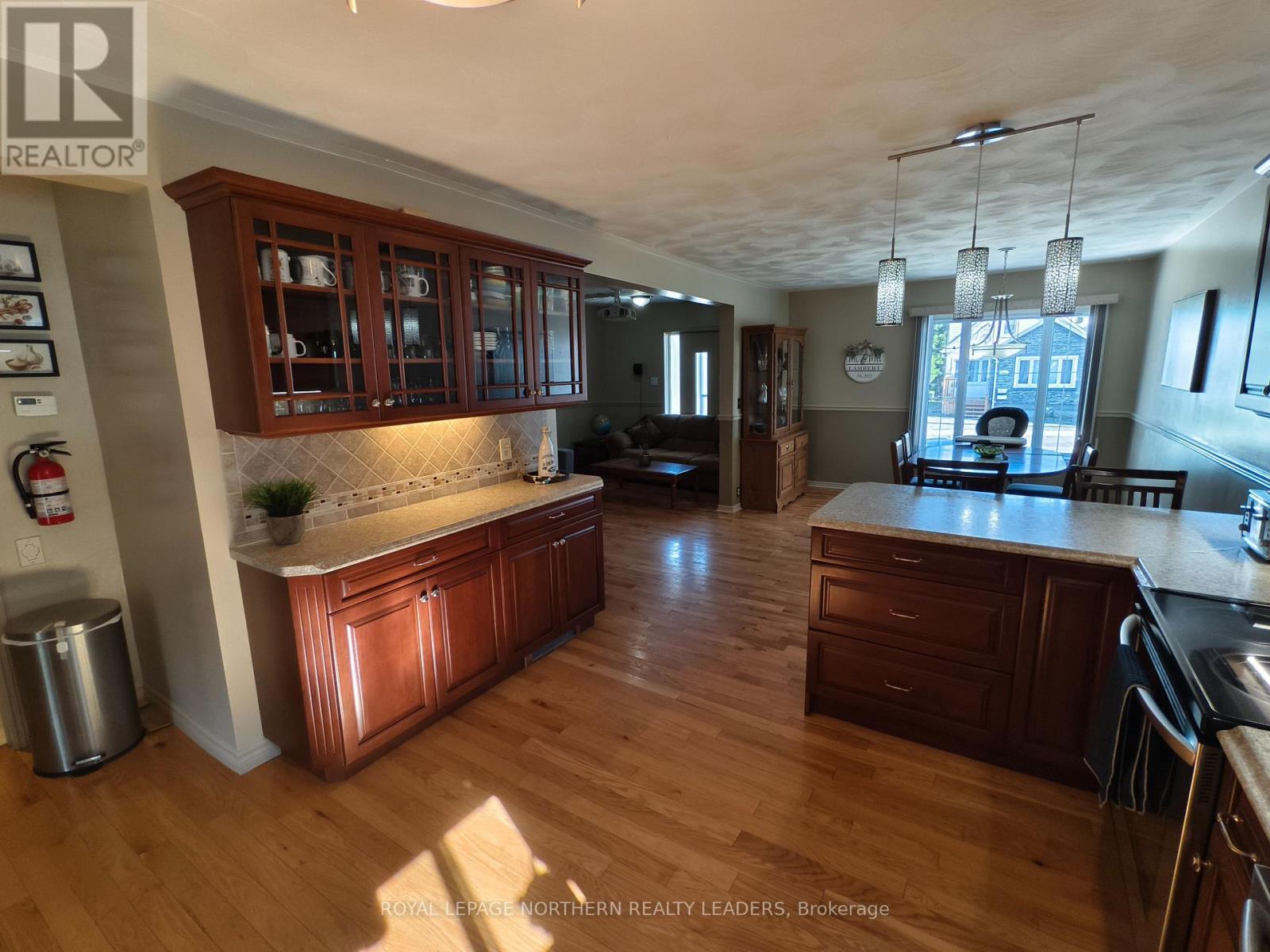 












51 CARLIN AVENUE

,
Timmins (TM - TNW - Algonquin to Jubilee),




Ontario
P4N4K8

