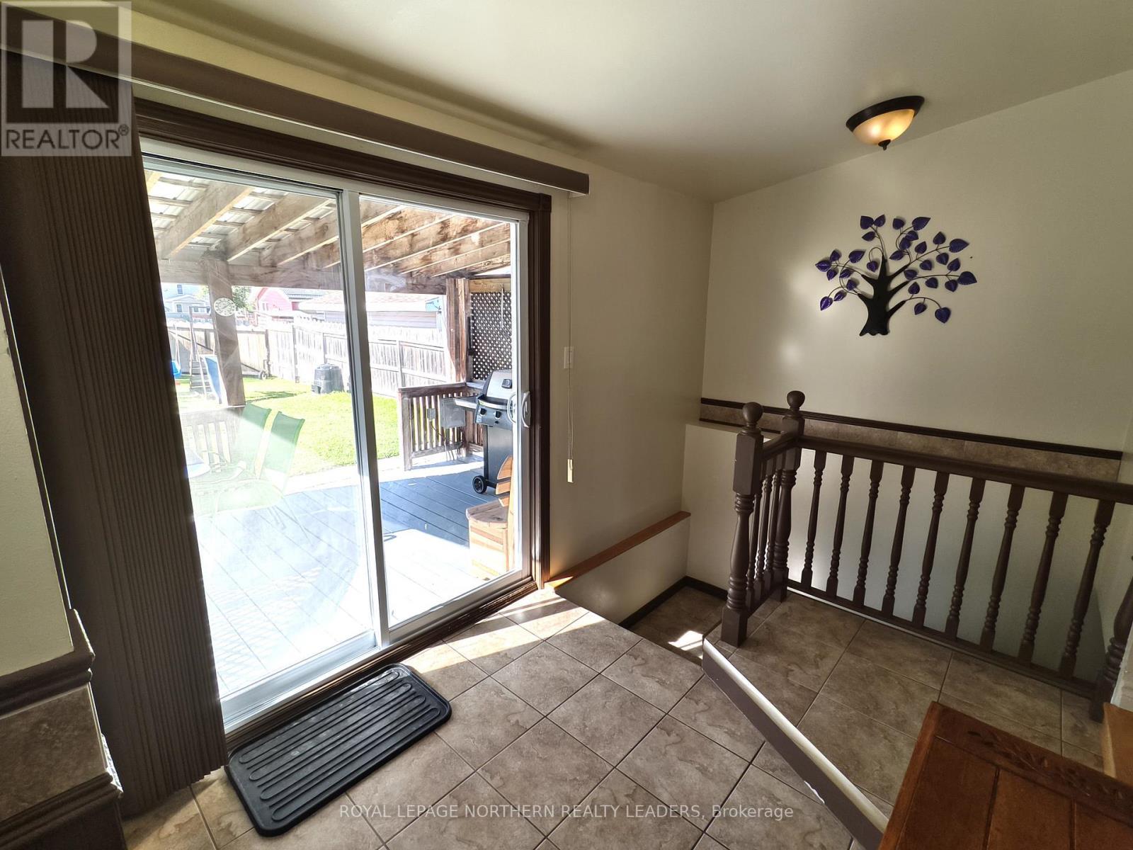 












51 CARLIN AVENUE

,
Timmins (TM - TNW - Algonquin to Jubilee),




Ontario
P4N4K8

