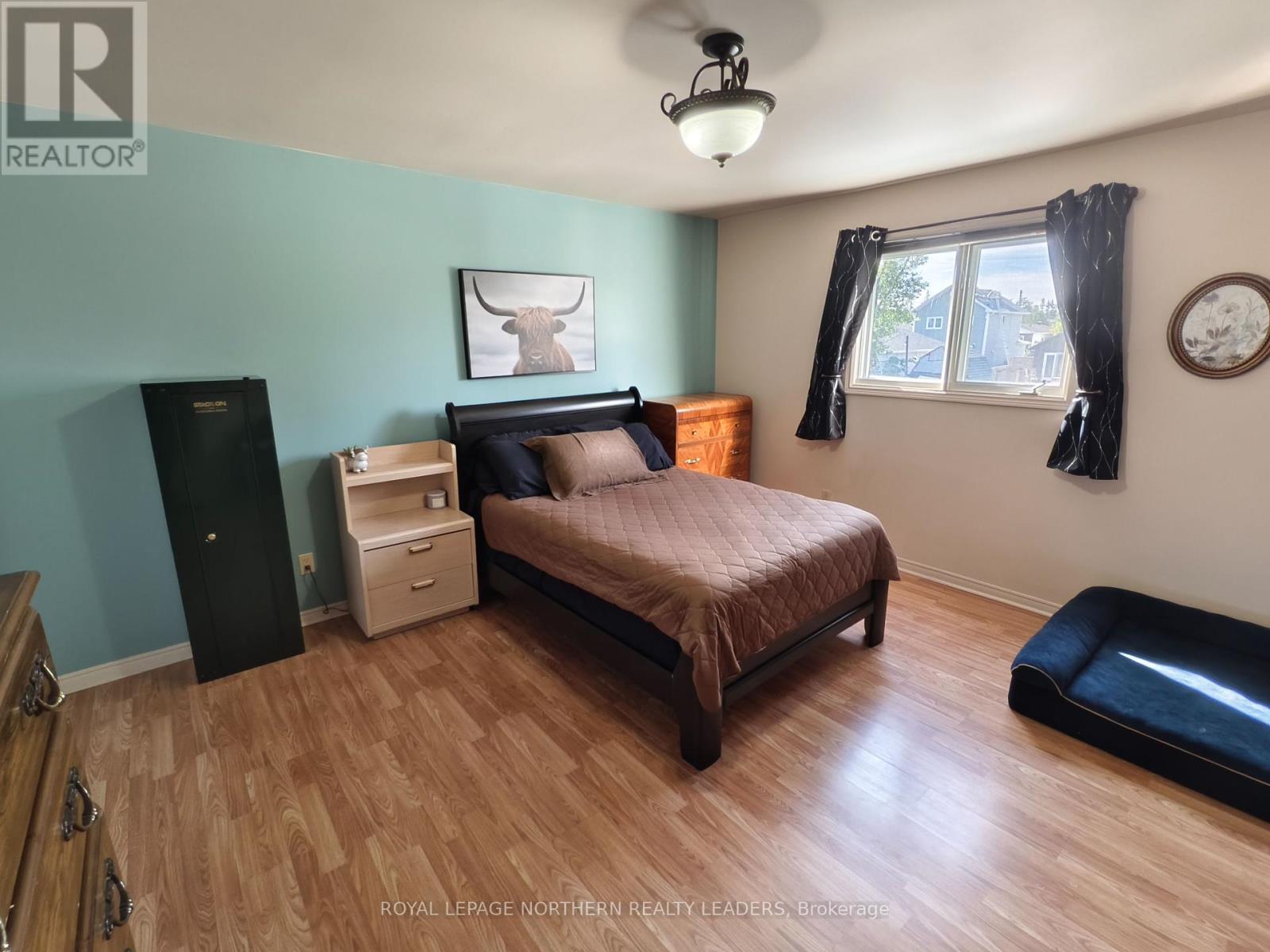 












51 CARLIN AVENUE

,
Timmins (TM - TNW - Algonquin to Jubilee),




Ontario
P4N4K8

