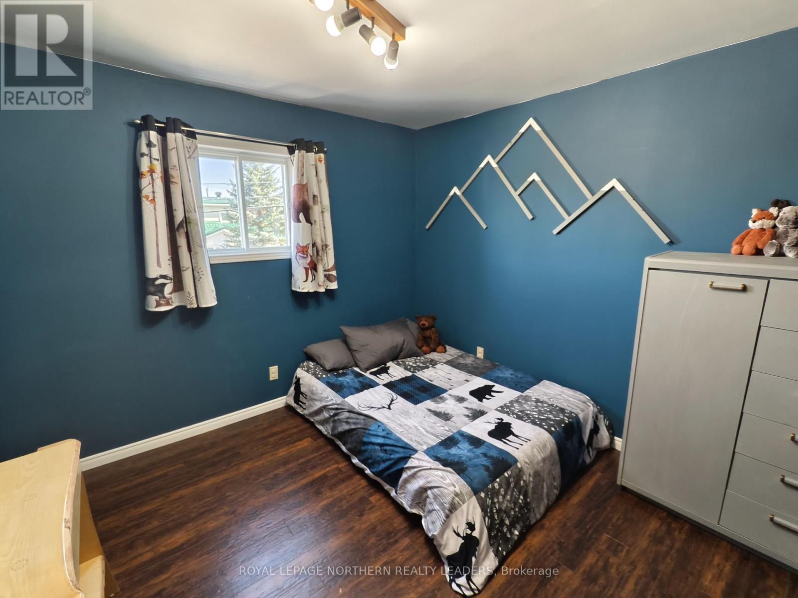 












51 CARLIN AVENUE

,
Timmins (TM - TNW - Algonquin to Jubilee),




Ontario
P4N4K8

