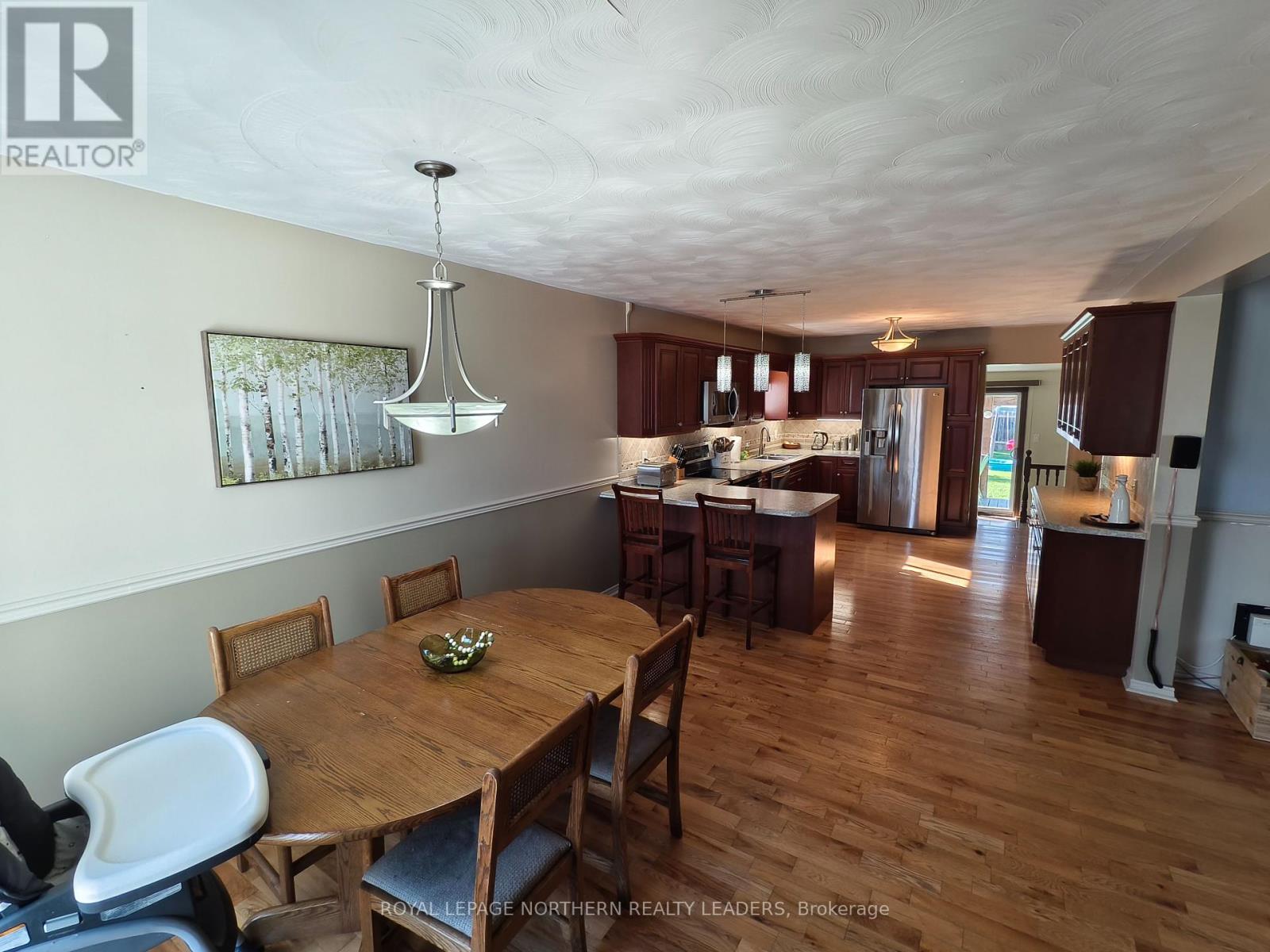












51 CARLIN AVENUE

,
Timmins (TM - TNW - Algonquin to Jubilee),




Ontario
P4N4K8

