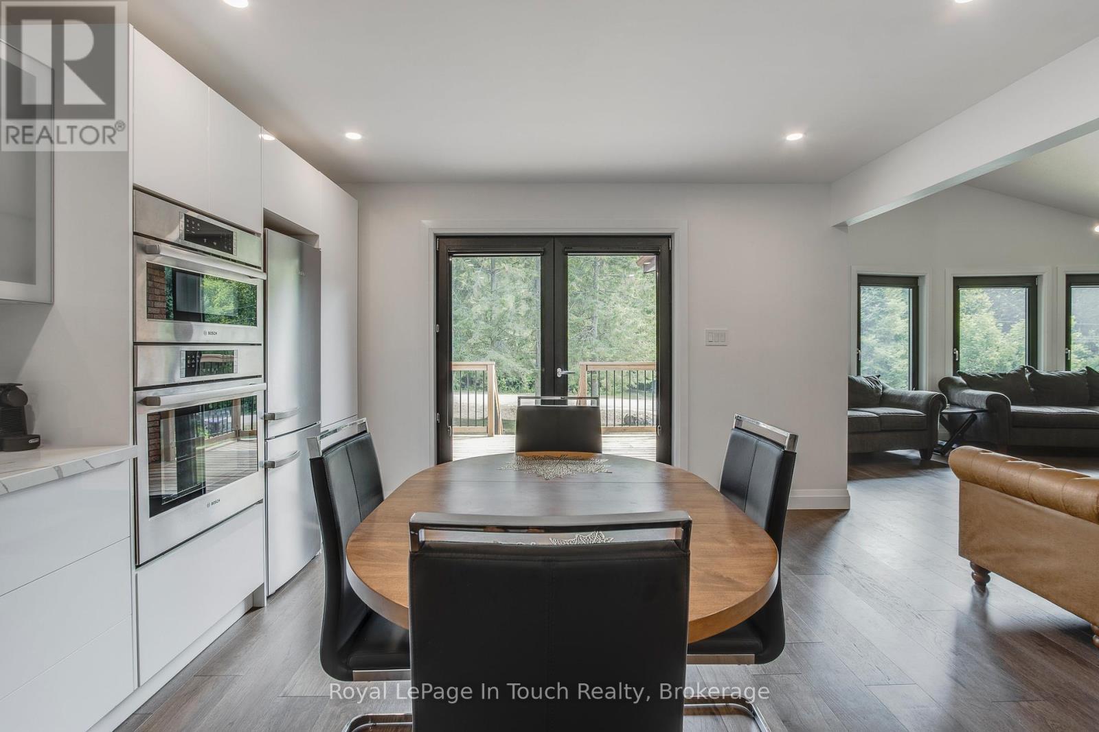 












26 GLEN CEDAR DRIVE

,
Tiny,




Ontario
L9M0H8


