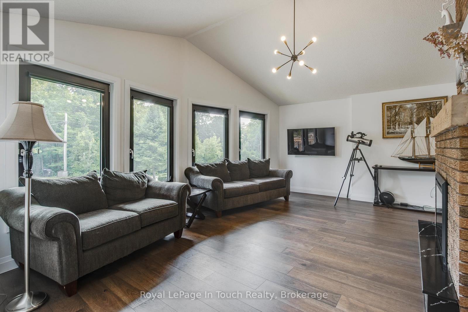 












26 GLEN CEDAR DRIVE

,
Tiny,




Ontario
L9M0H8

