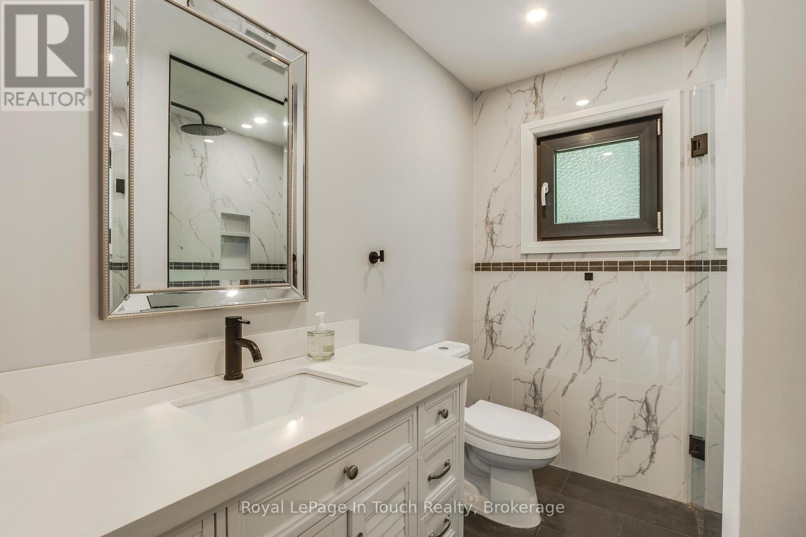 












26 GLEN CEDAR DRIVE

,
Tiny,




Ontario
L9M0H8

