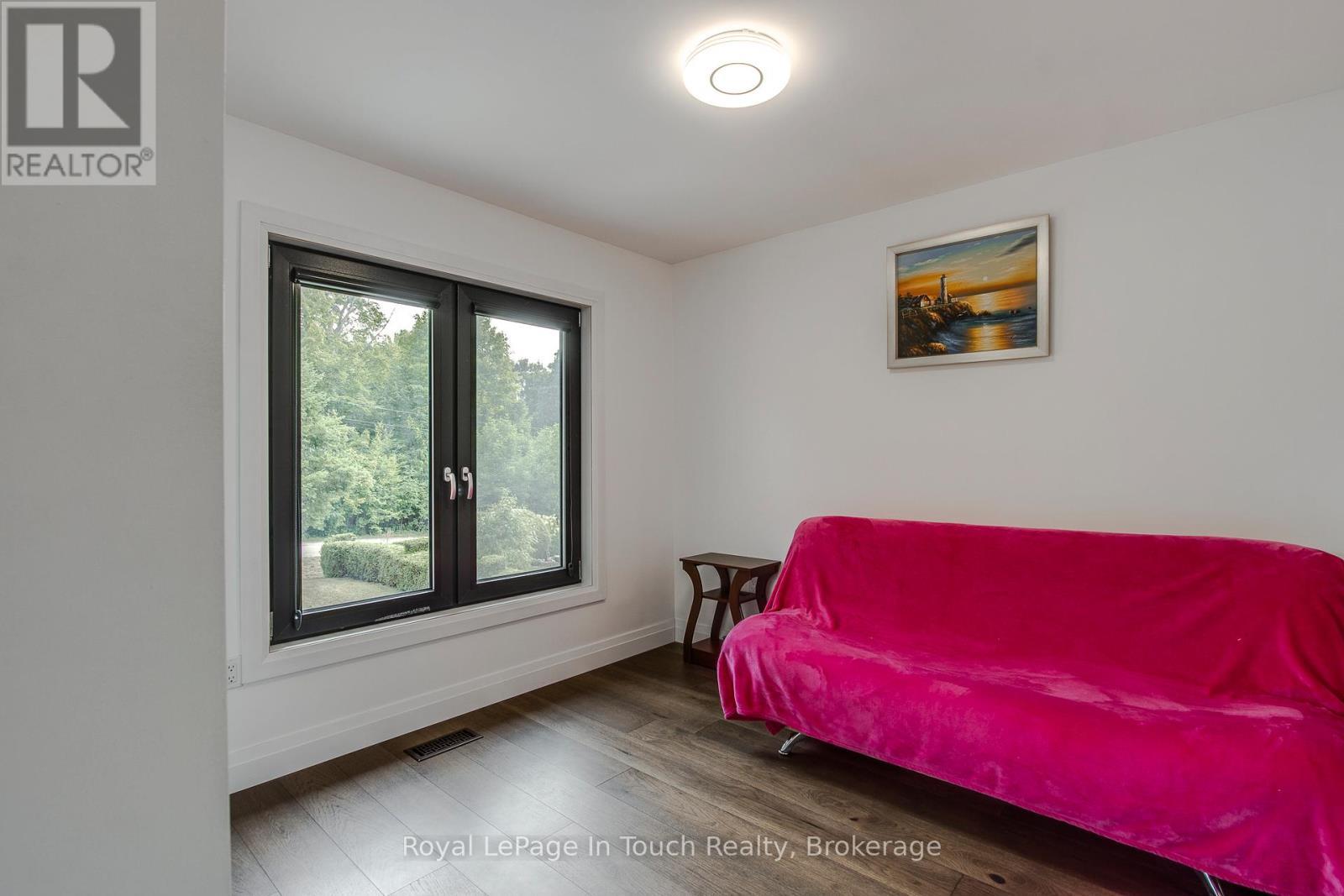 












26 GLEN CEDAR DRIVE

,
Tiny,




Ontario
L9M0H8

