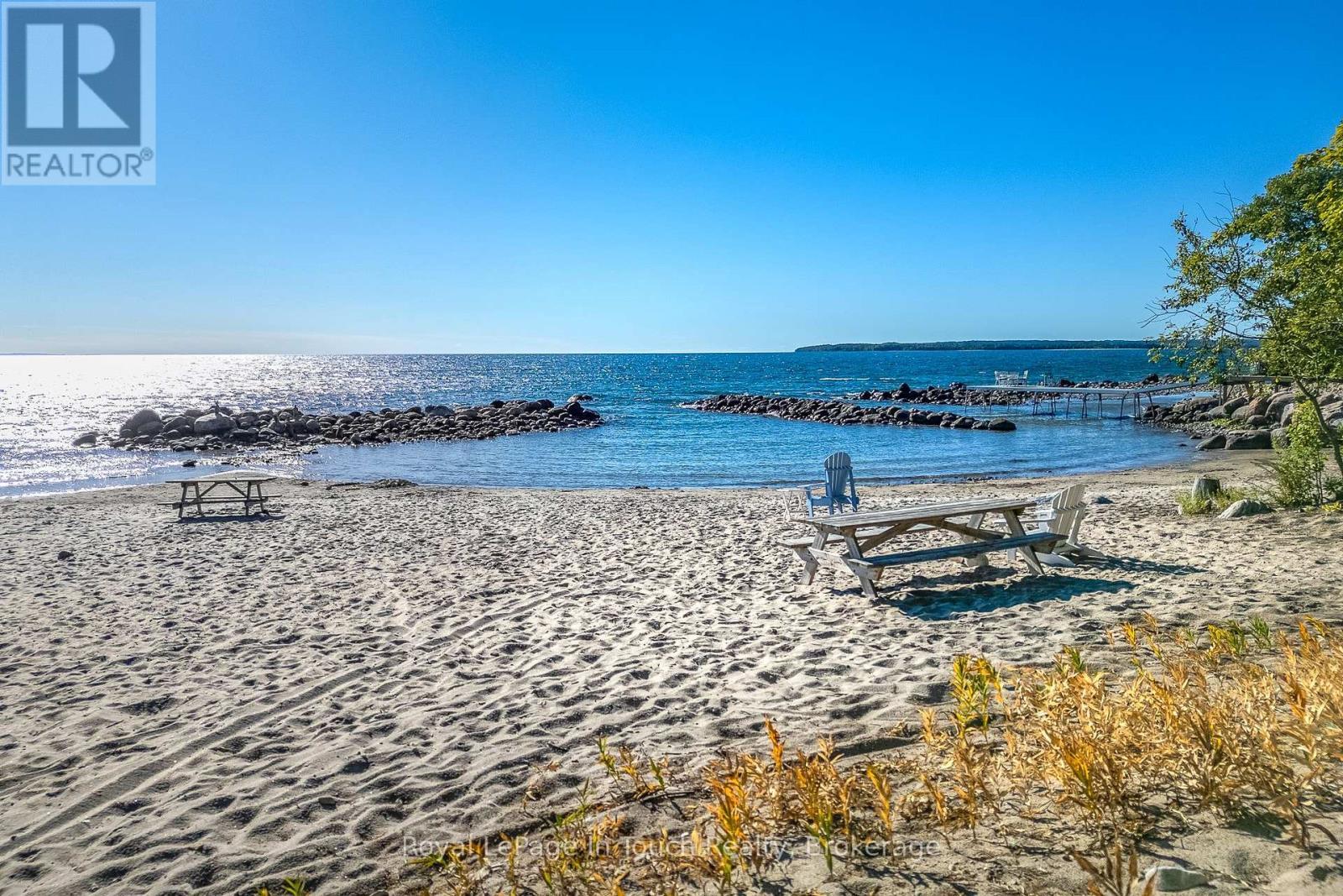 












26 GLEN CEDAR DRIVE

,
Tiny,




Ontario
L9M0H8

