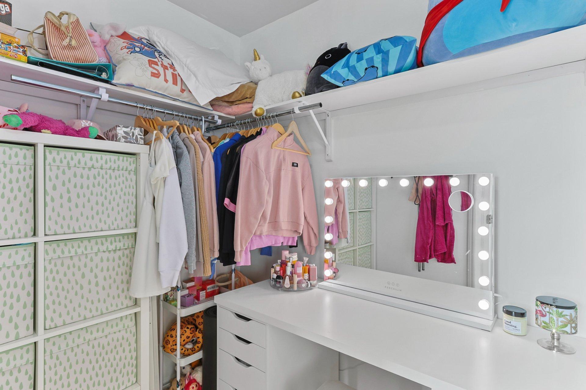 









871


Rue Vinet

,
Salaberry-de-Valleyfield,




QC
J6S0C9

