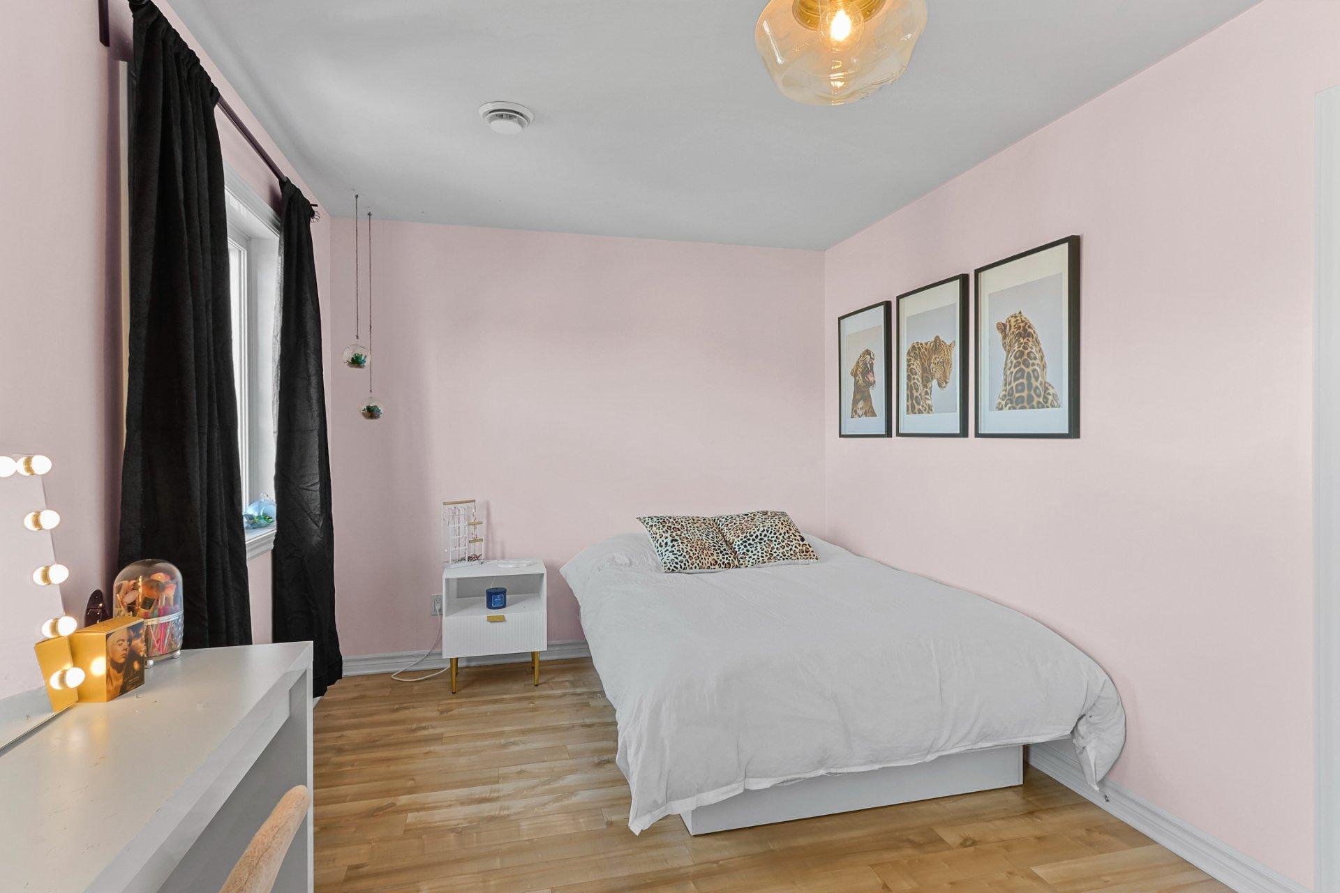 









871


Rue Vinet

,
Salaberry-de-Valleyfield,




QC
J6S0C9

