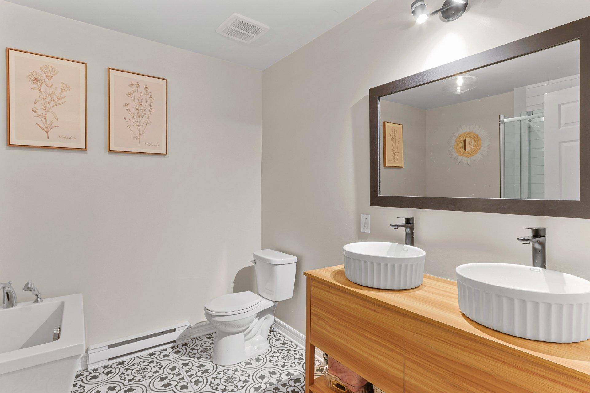









871


Rue Vinet

,
Salaberry-de-Valleyfield,




QC
J6S0C9

