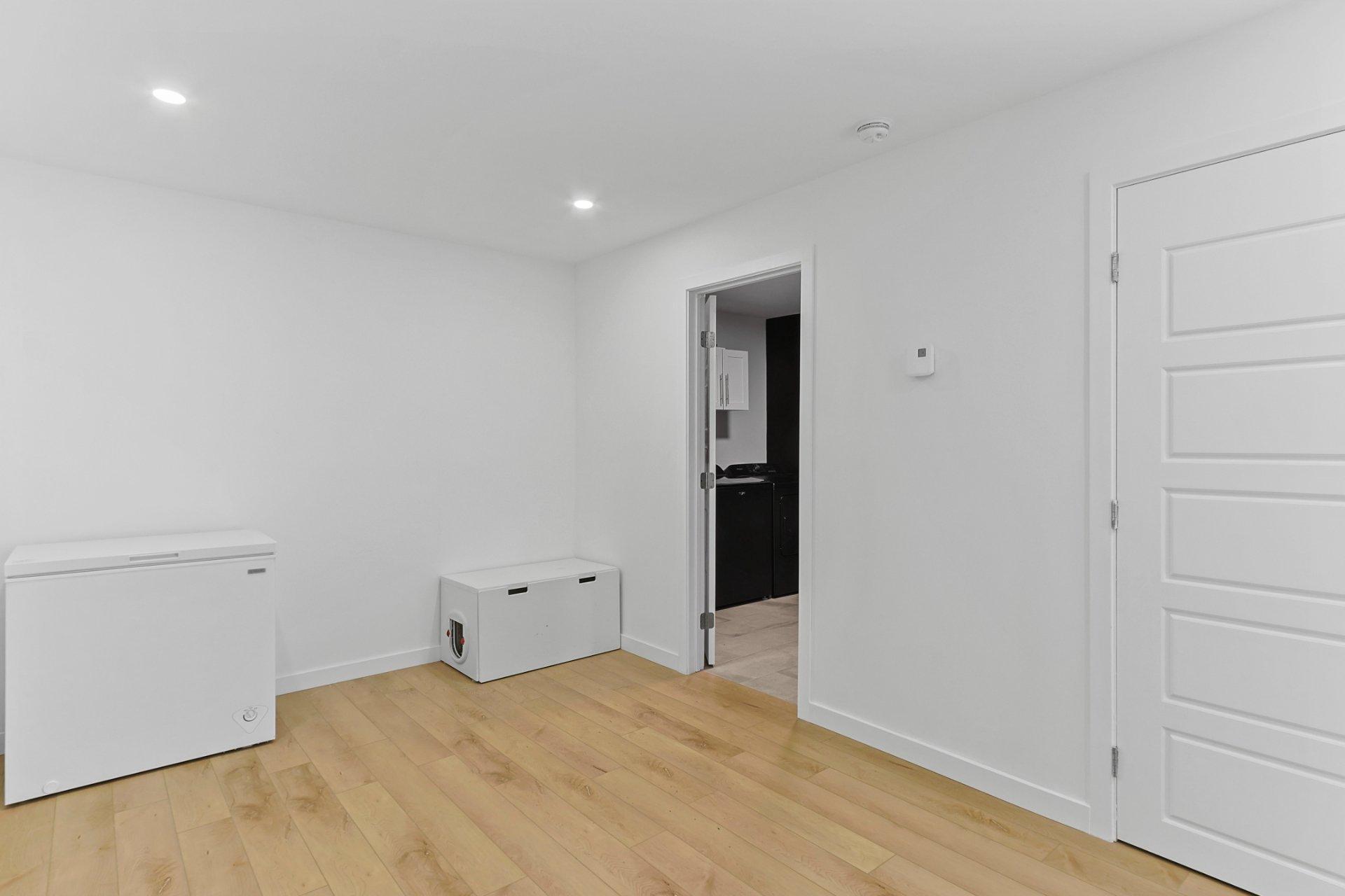 









871


Rue Vinet

,
Salaberry-de-Valleyfield,




QC
J6S0C9

