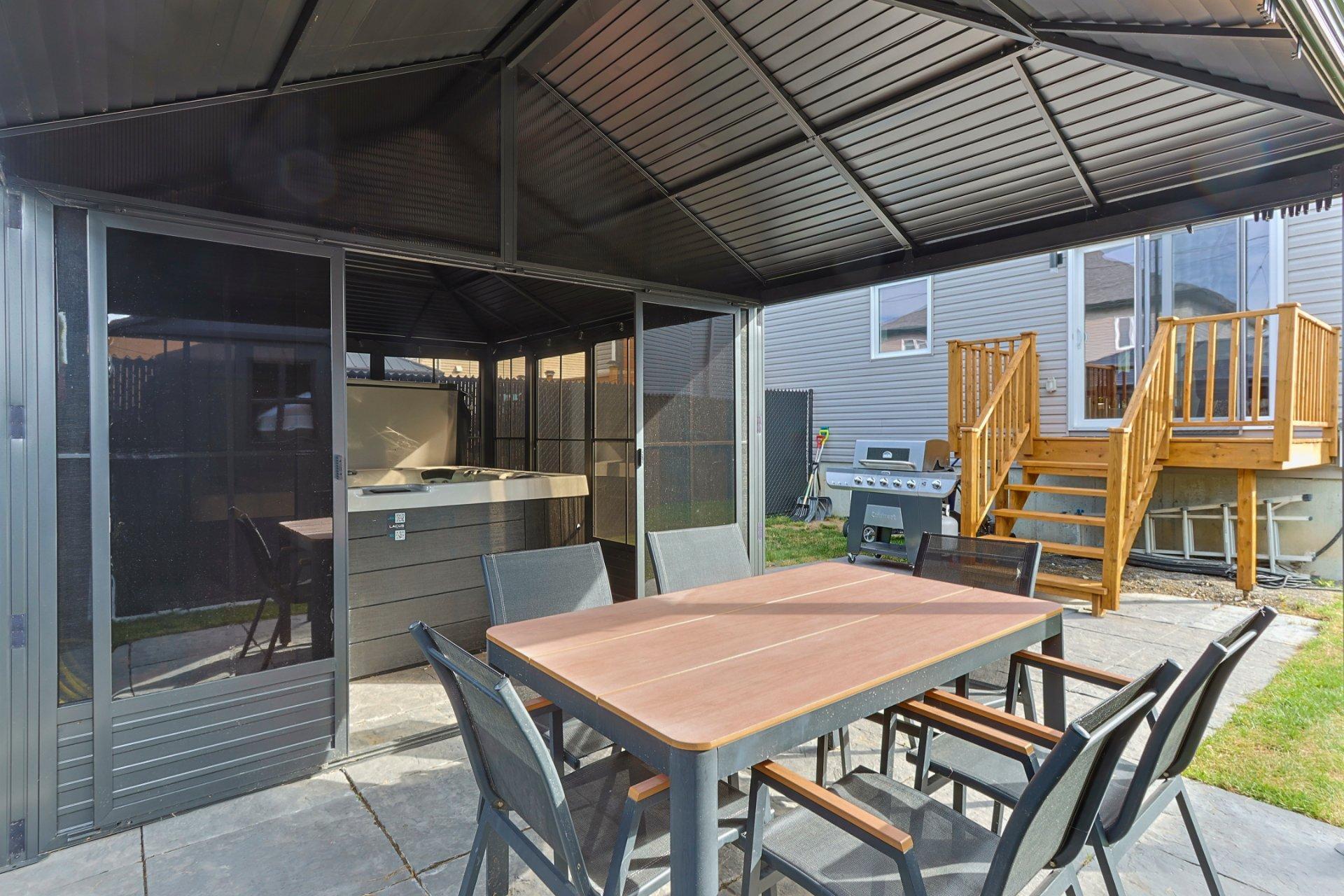 









871


Rue Vinet

,
Salaberry-de-Valleyfield,




QC
J6S0C9

