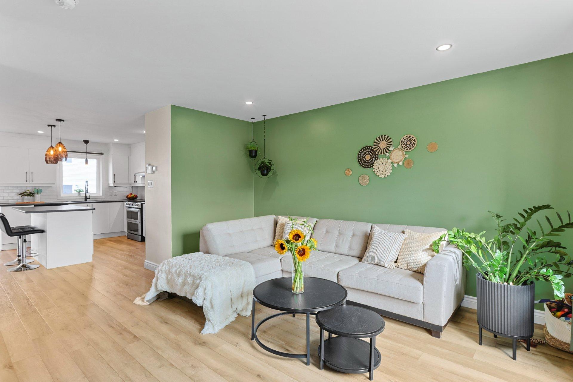 









871


Rue Vinet

,
Salaberry-de-Valleyfield,




QC
J6S0C9

