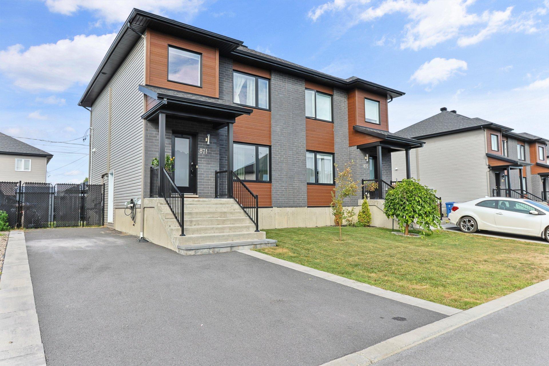 









871


Rue Vinet

,
Salaberry-de-Valleyfield,




QC
J6S0C9

